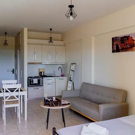 Cozy Nights Apartment Messini Exterior photo